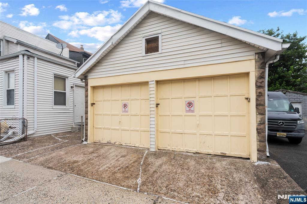 54 Genessee Avenue - Photo 4