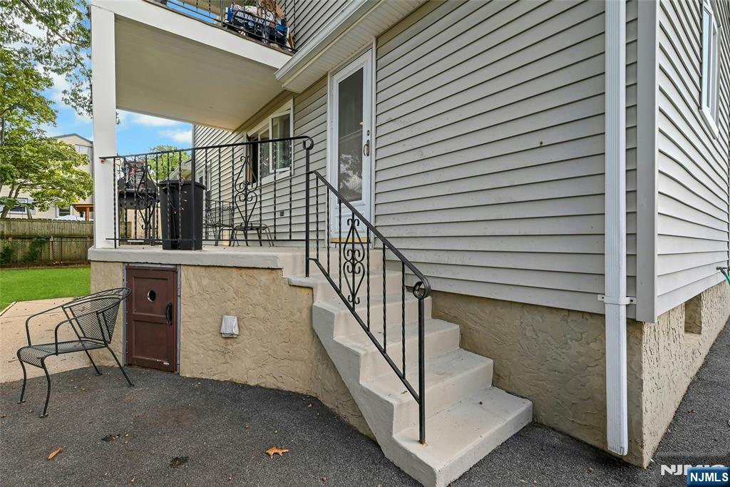 44 12th - Photo 5