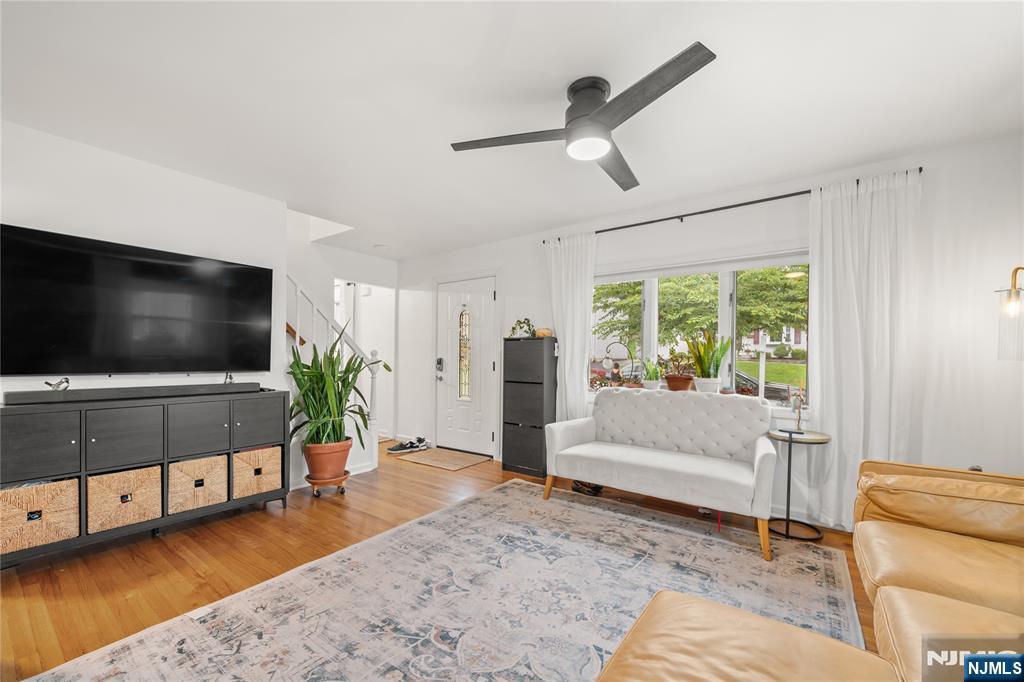 144 Harrington Road - Photo 4