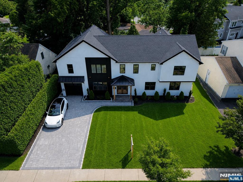 277 Howland Avenue - Photo 3