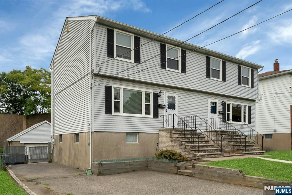 150 Maple Avenue - Photo 2