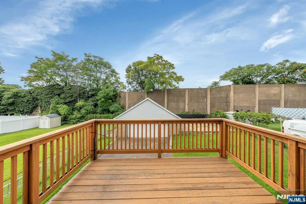 150 Maple Avenue - Photo 5