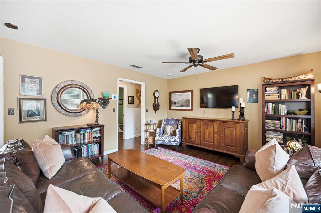 31 Truman Boulevard - Photo 5
