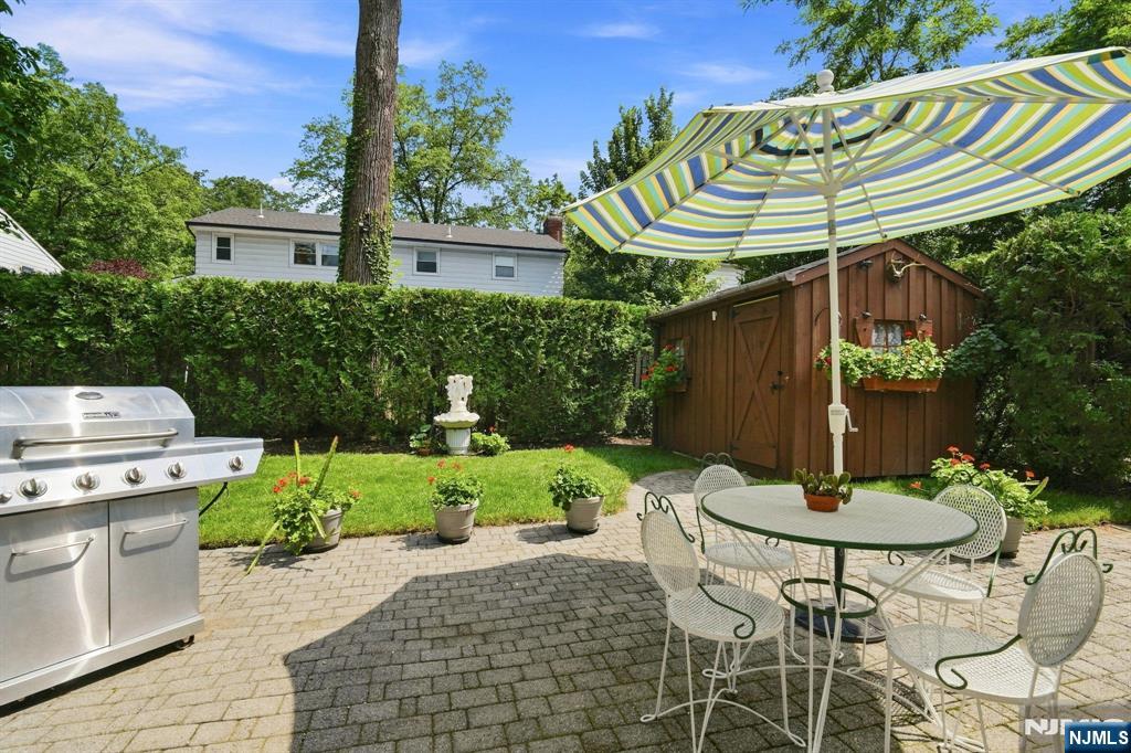 65 Hickory St, Englewood Cliffs, NJ 07632