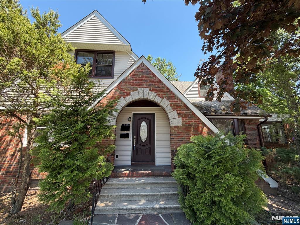 4-21 Saddle River Road 1 - Photo 1