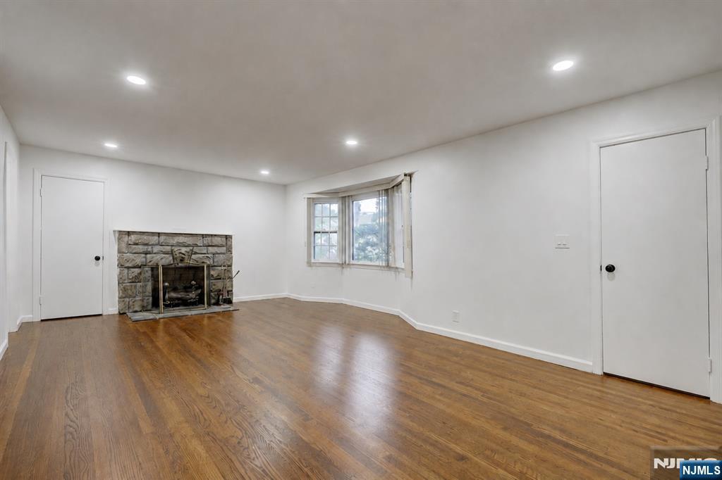 4-21 Saddle River Road 1 - Photo 2