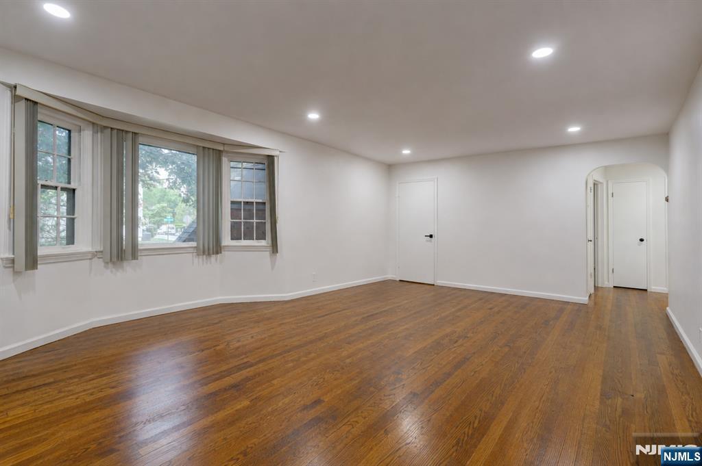 4-21 Saddle River Road 1 - Photo 3