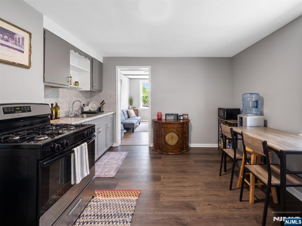 1310 Paterson Plank Road - Photo 2