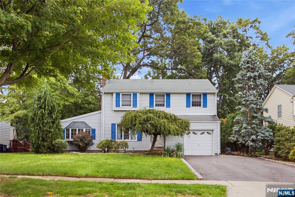 557 Monroe Court - Photo 2