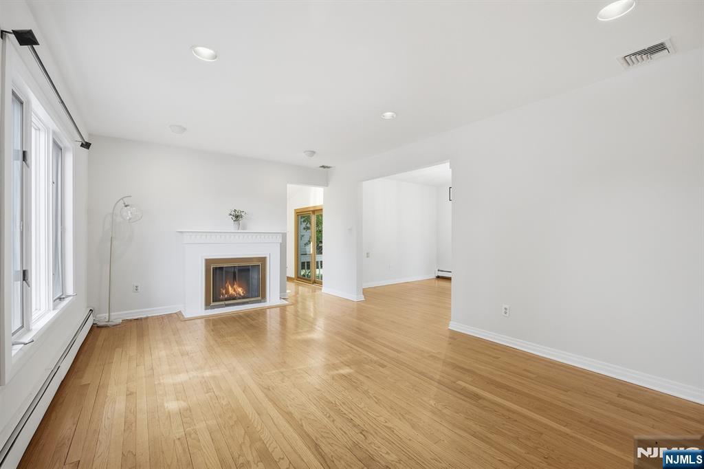 557 Monroe Court - Photo 2