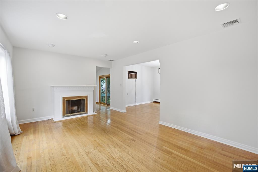 557 Monroe Court - Photo 3