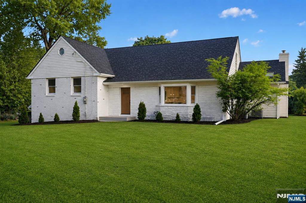 183 Jefferson Avenue - Photo 1