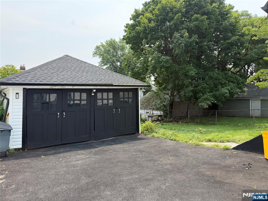 319 Crestview Place - Photo 3