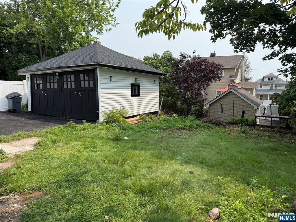 319 Crestview Place - Photo 4