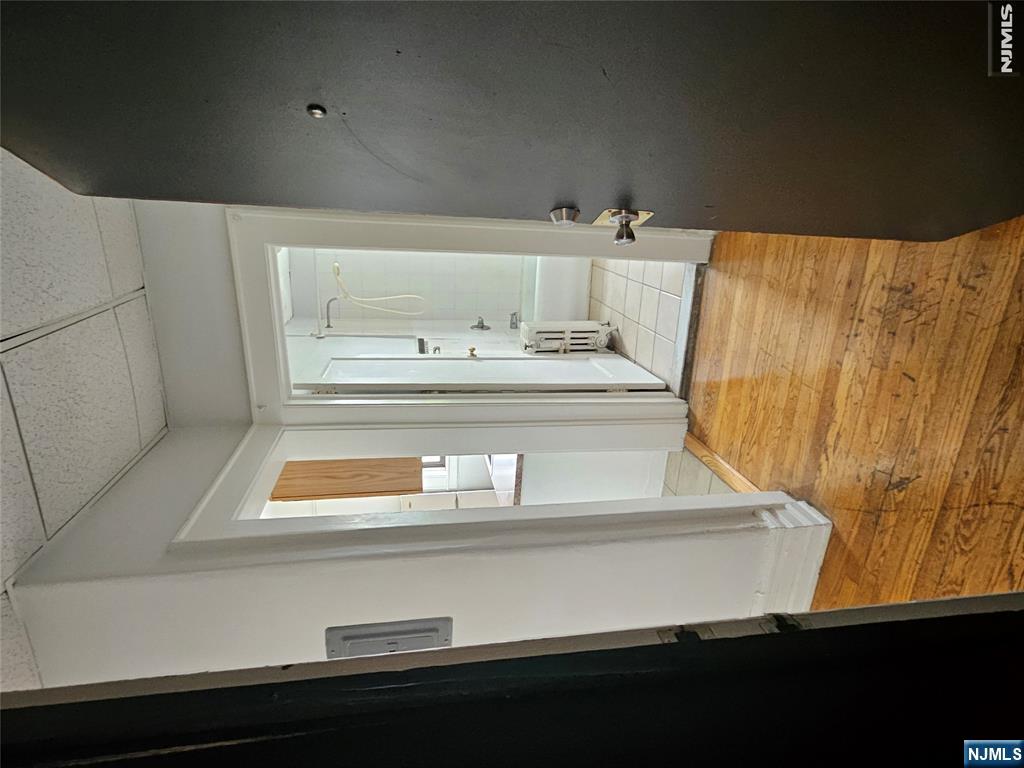 194 Davis Avenue 26 - Photo 1
