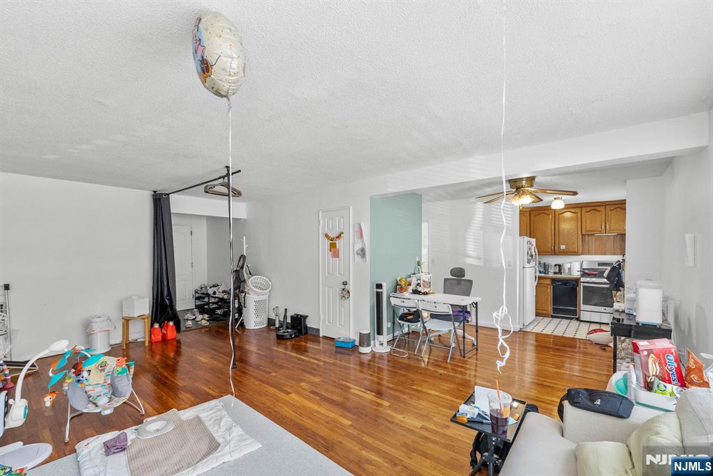1575 Center Avenue 1F - Photo 3