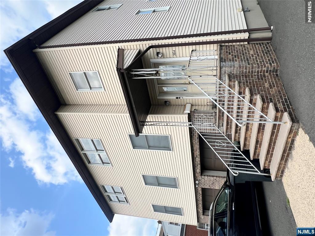 364 Chestnut Avenue 2 - Photo 1
