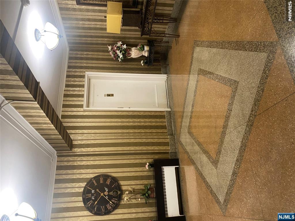 2350 Linwood Avenue 2F - Photo 2