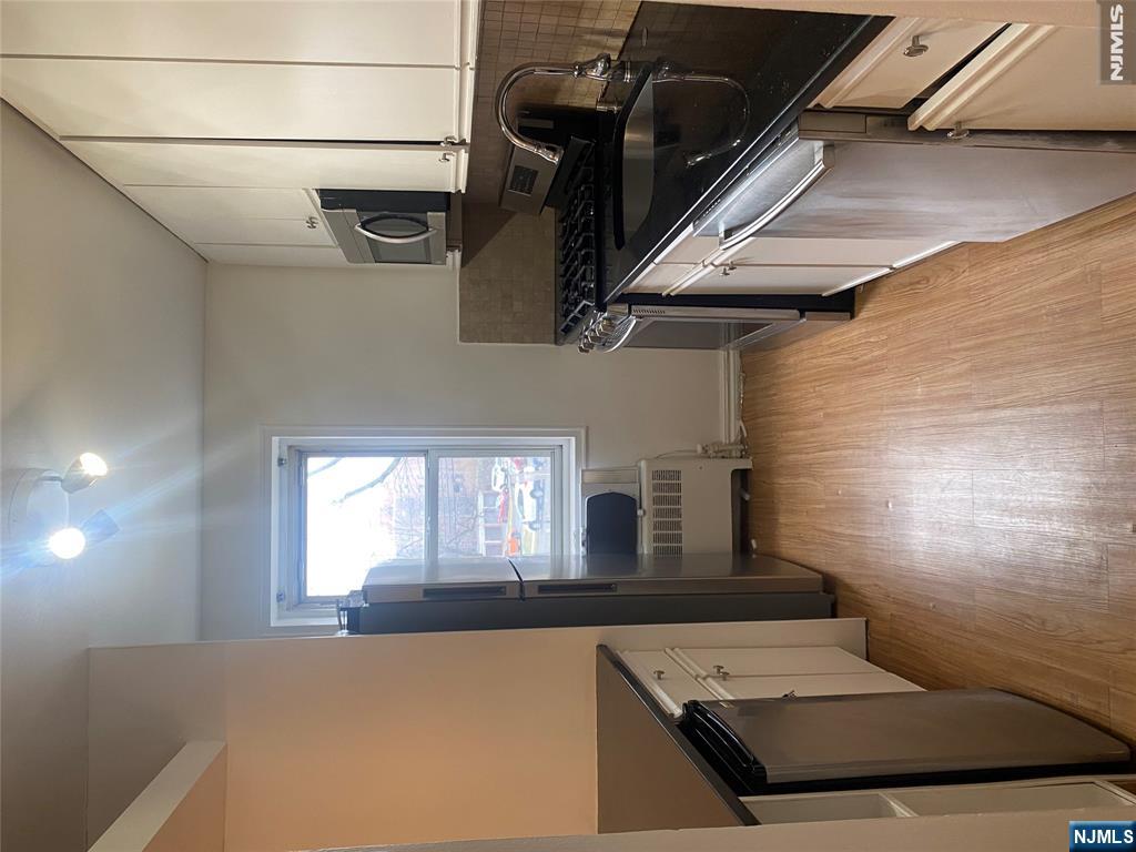 2350 Linwood Avenue 2F - Photo 4