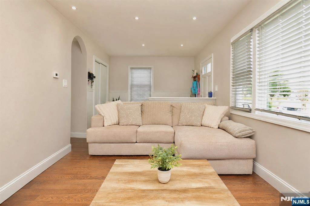3rd image of 105 Main St, Linden, NJ 07036 | MLS# 26030393