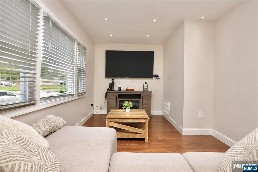 105 Main Street - Photo 5
