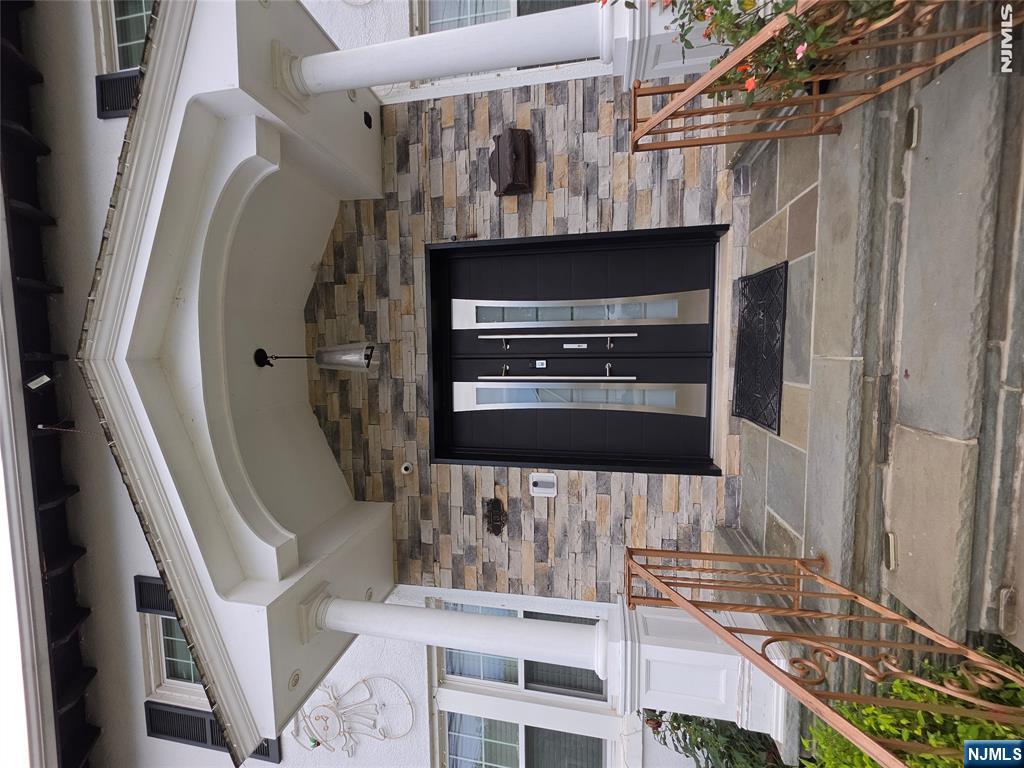 133 S Prospect Avenue - Photo 2