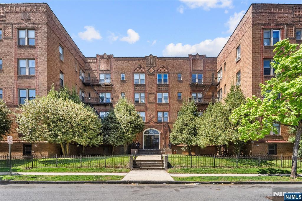 433 Lincoln Avenue C014A - Photo 1
