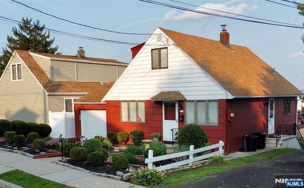 729 7th Street - Photo 1