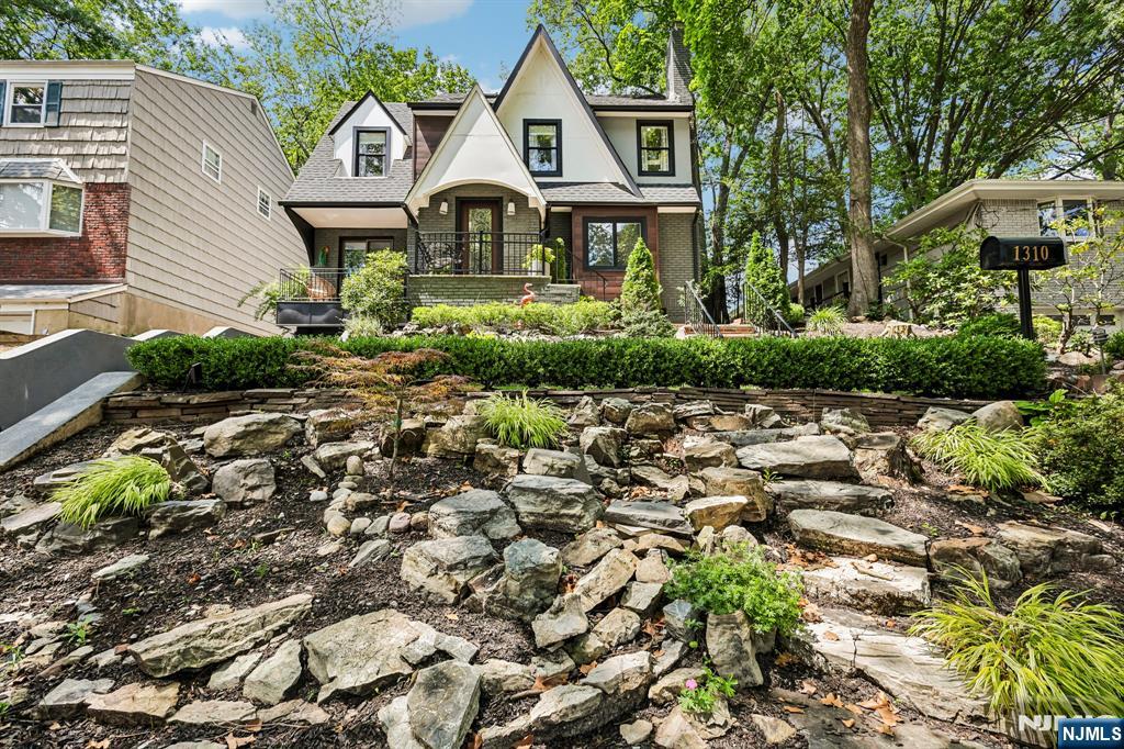1310 Princeton Road - Photo 3