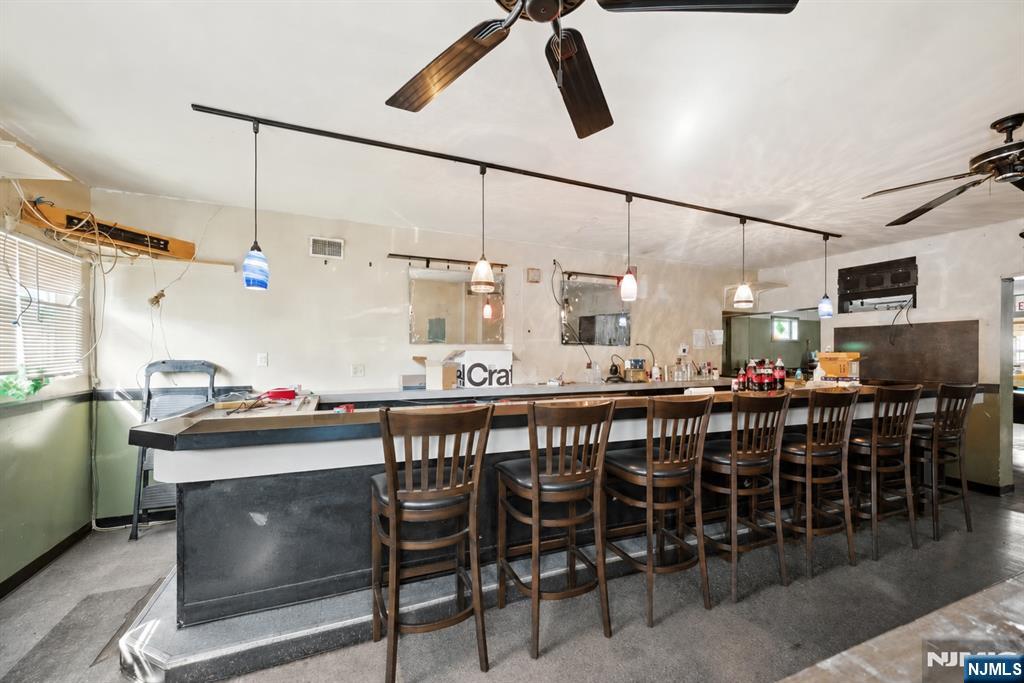 77 Maple Avenue - Photo 4