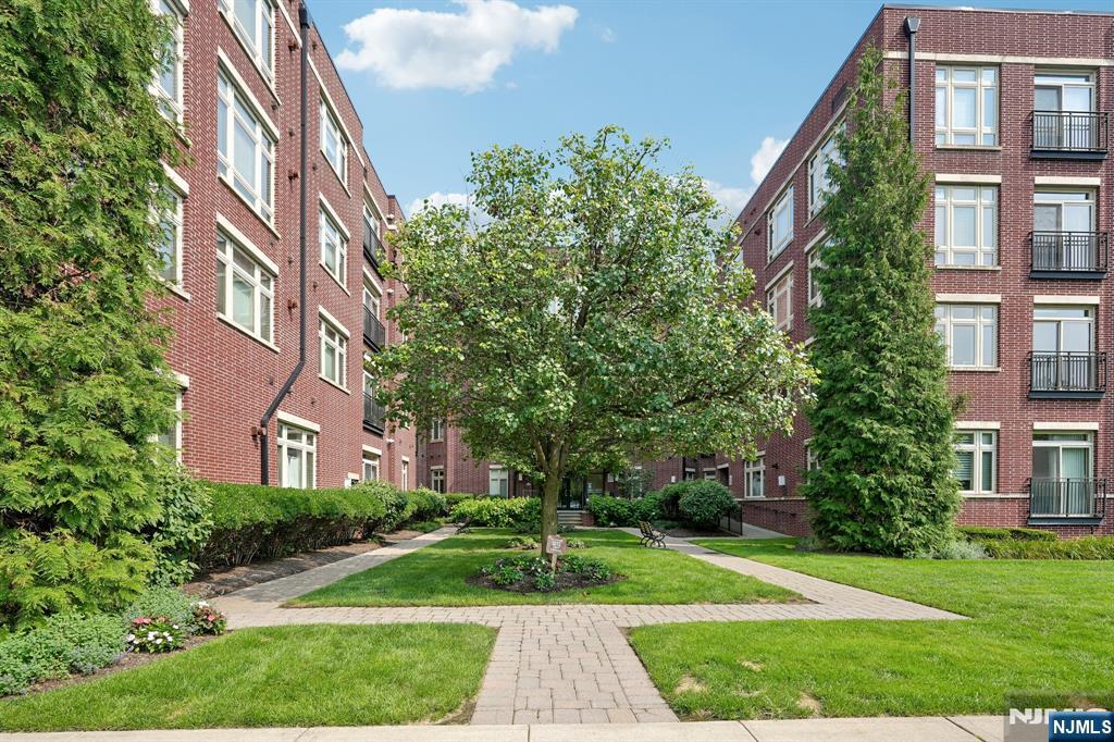 4430 Riverview Avenue 430 - Photo 1