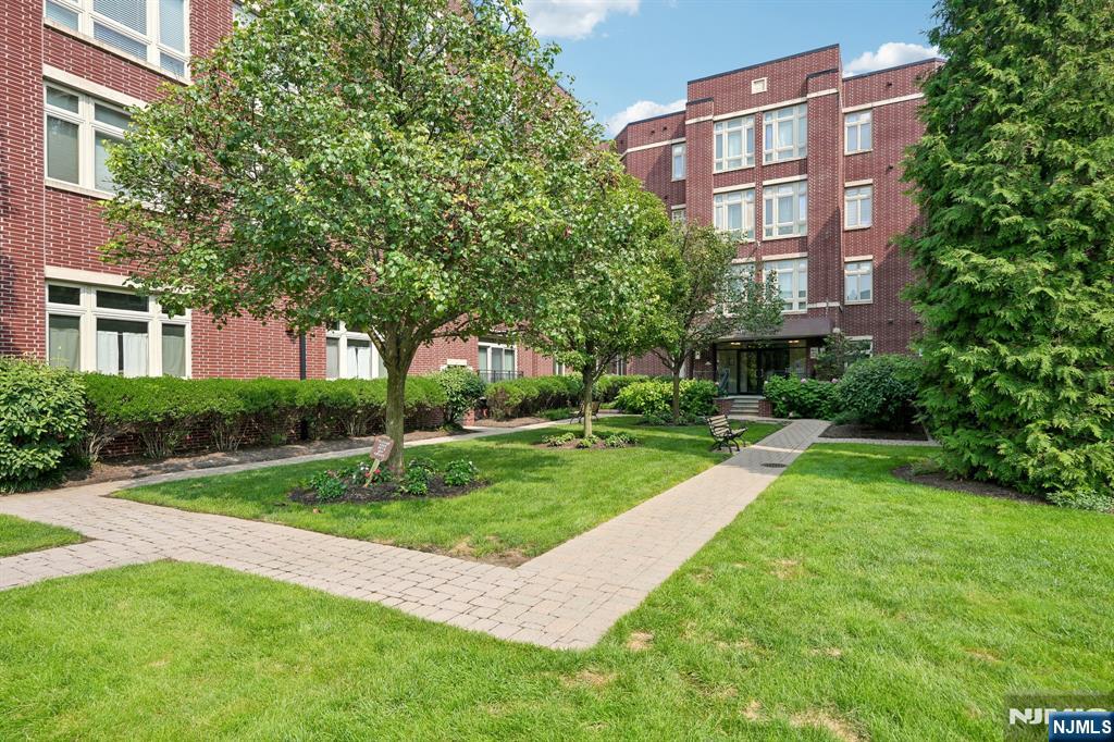 4430 Riverview Avenue 430 - Photo 2