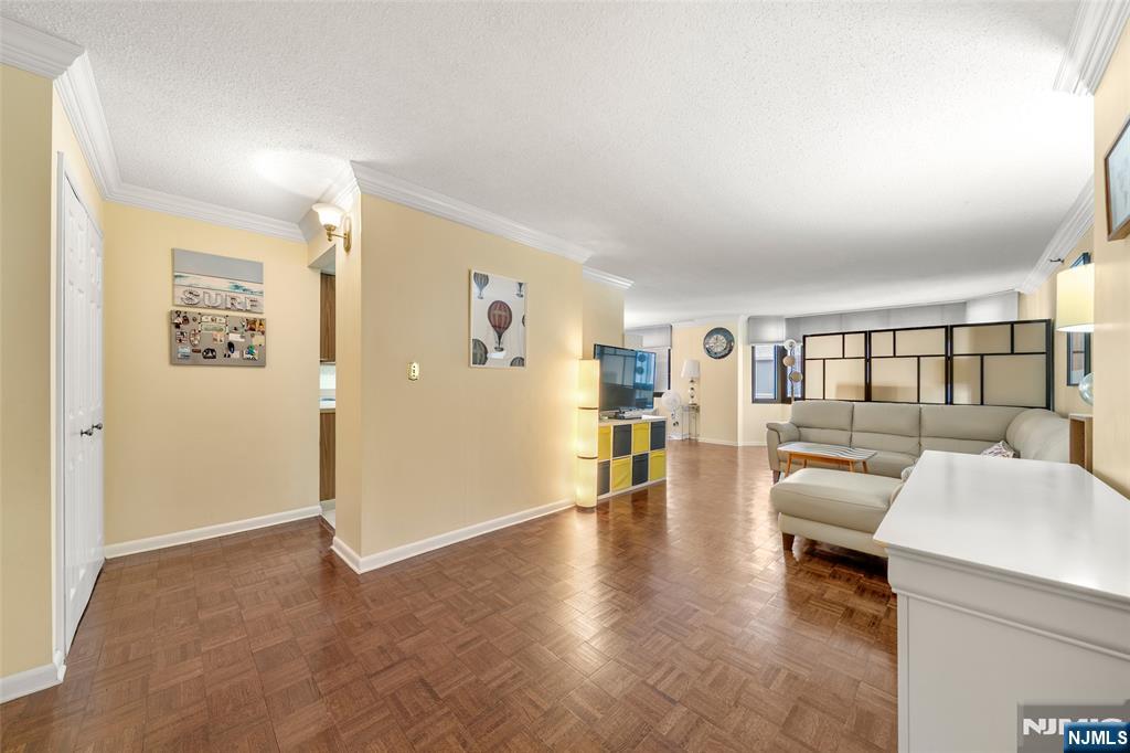 326 Prospect Ave #8J, Hackensack, NJ 07601