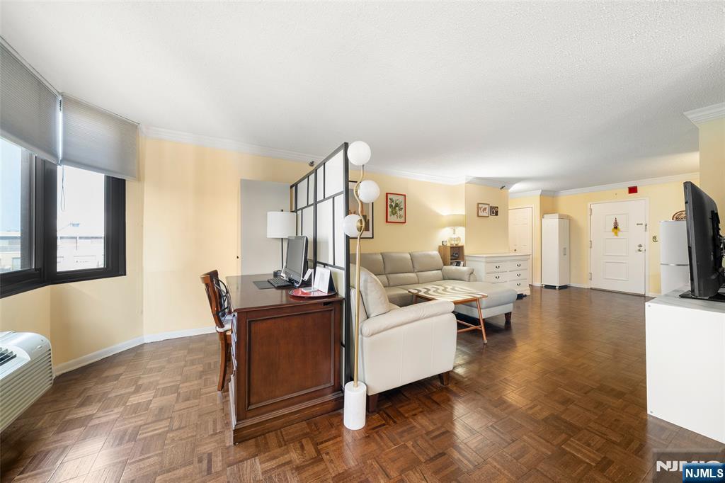 326 Prospect Avenue 8J - Photo 5