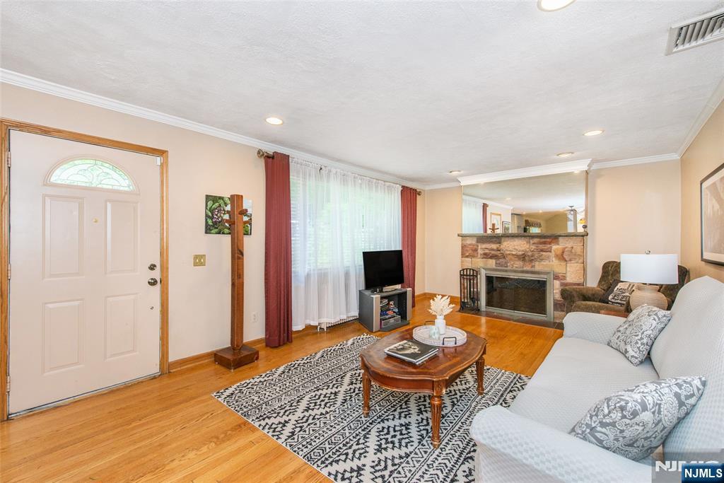 9 Morse Avenue - Photo 4