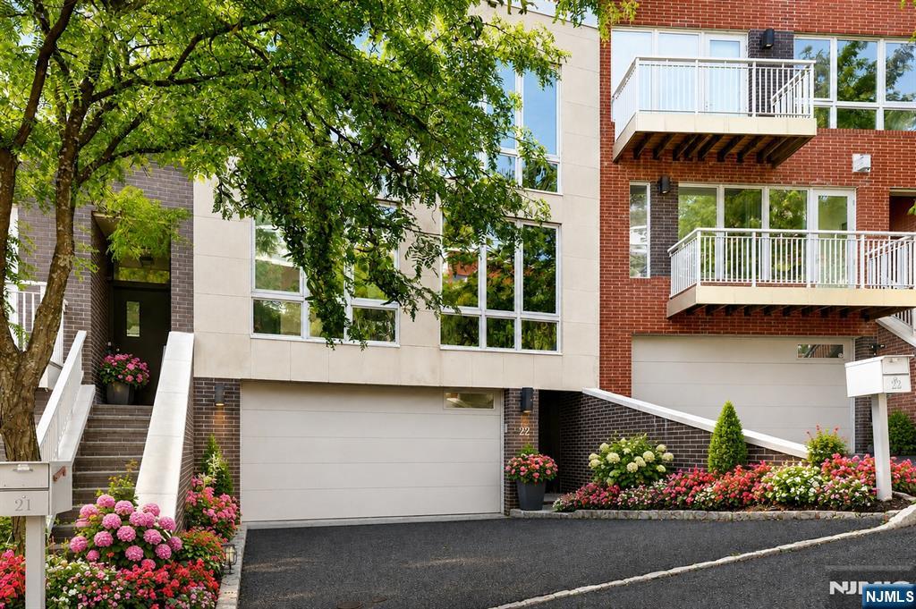 22 Vela Way - Photo 2
