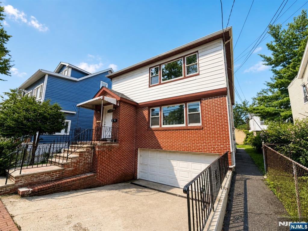 240-242 Wainwright Street - Photo 1