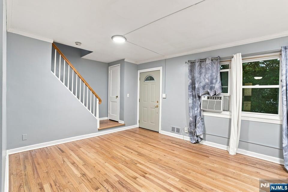 654 Howard Street - Photo 3