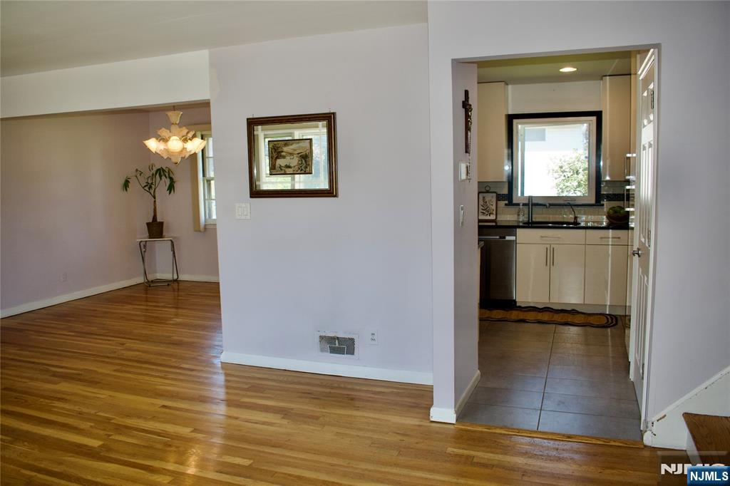 477 Chestnut Ave, South Hackensack, NJ 07606