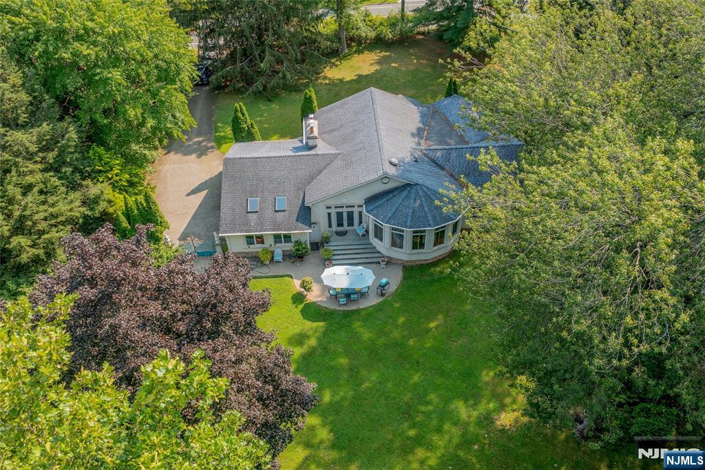 45 Pleasant Ave, Upper Saddle River, NJ 07458