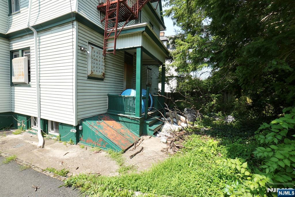 162 N Maple Avenue - Photo 2
