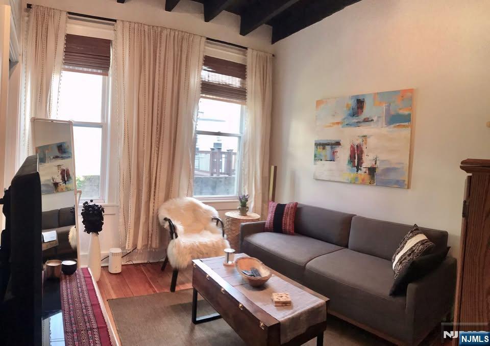 807 Garden Street 9 - Photo 2