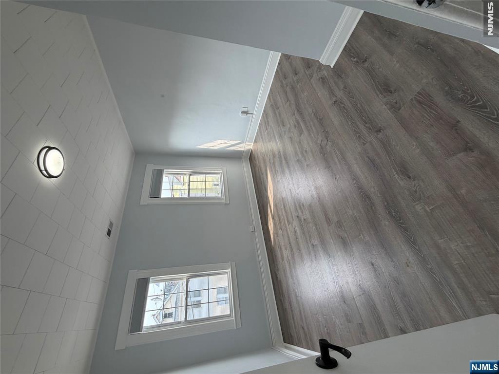 10 Edison Place 2 - Photo 2