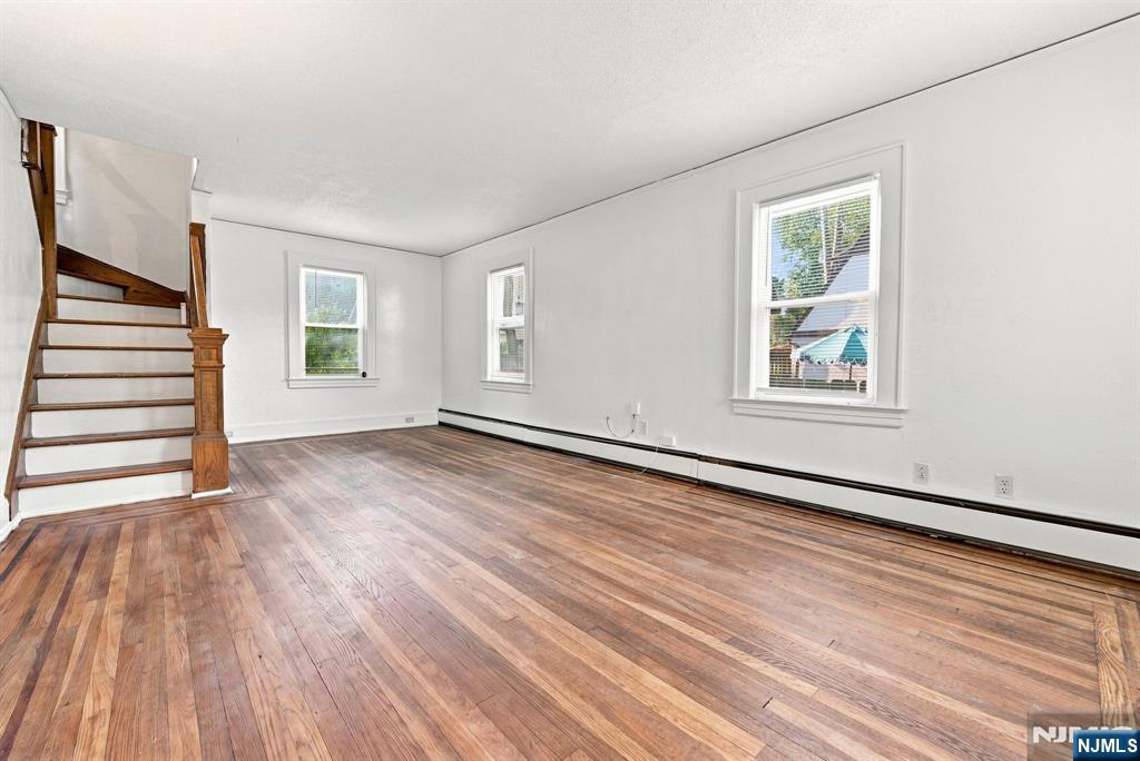 43 Esmond Pl, Tenafly, NJ 07670