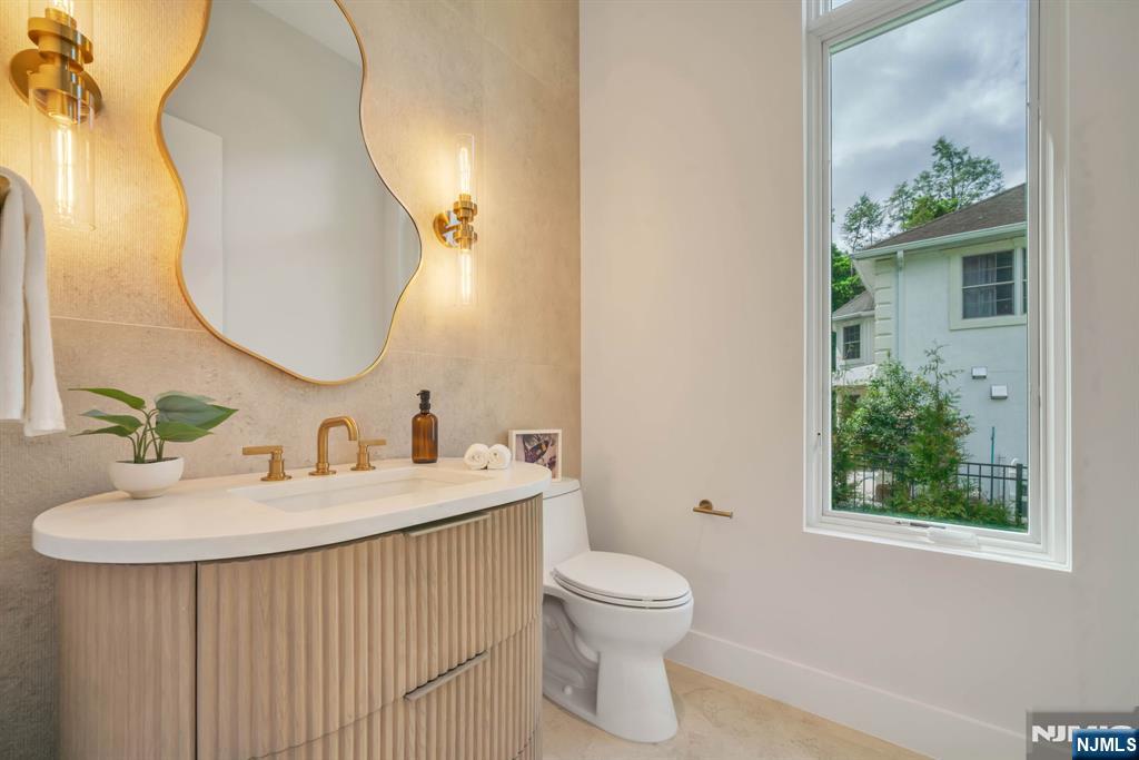 61 Mac Arthur Avenue — photo 14