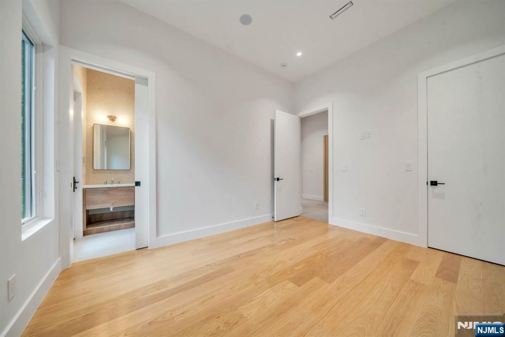 61 Mac Arthur Avenue — photo 15