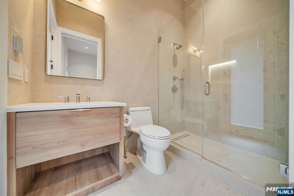 61 Mac Arthur Avenue — photo 16