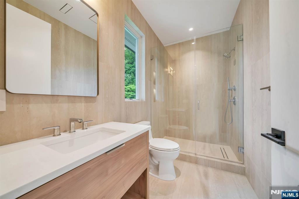 61 Mac Arthur Avenue — photo 28