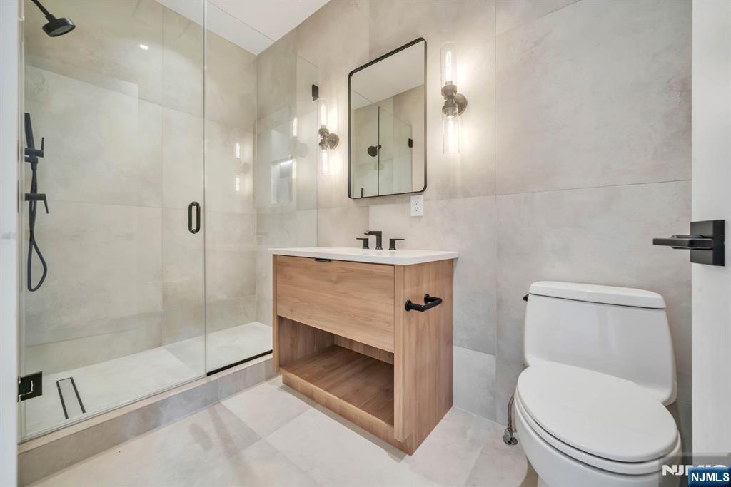 61 Mac Arthur Avenue — photo 30