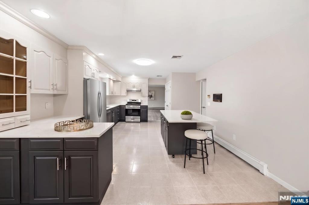 156 River Rd, New Milford, NJ 07646